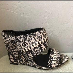 Nicole Miller artelier Orlando wedges